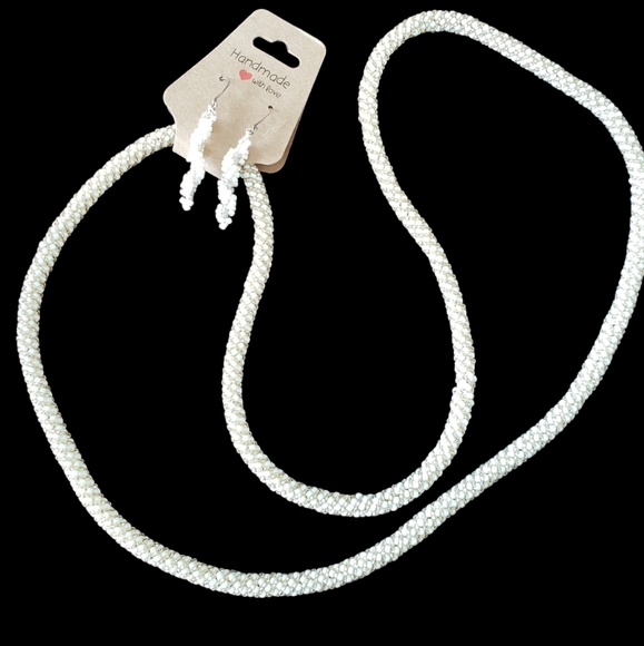 Hand Crafted Jewelry White, Gold, Clear Seed Beads Statement Necklace & Earrings - Picture 11 of 17